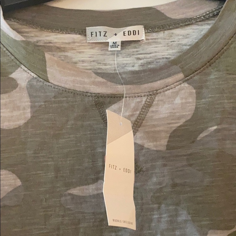 HP🎉NWT Cropped Camo T-shirt - Picture 4 of 4